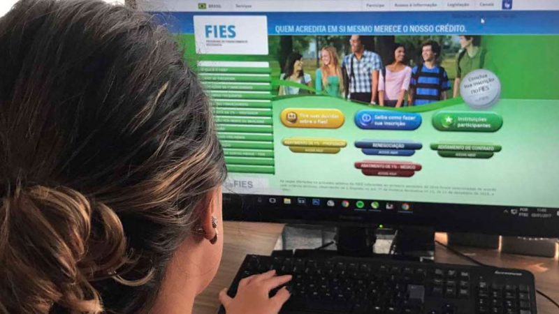 Fies: pré-selecionados têm até sexta-feira para complementar inscrição