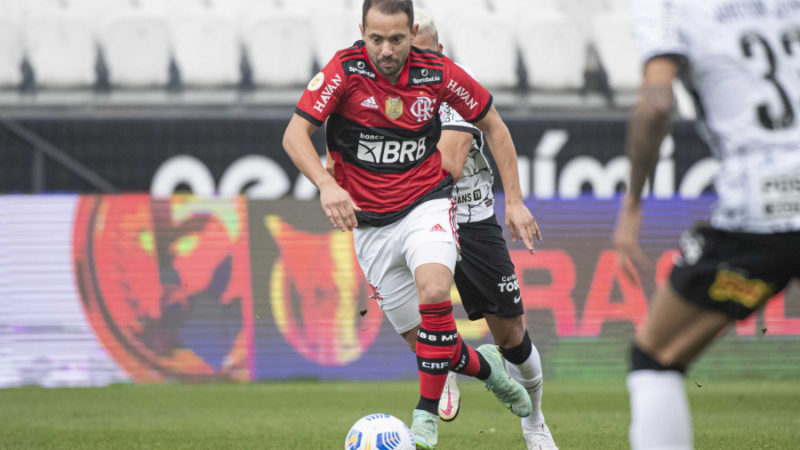 Flamengo vence Corinthians