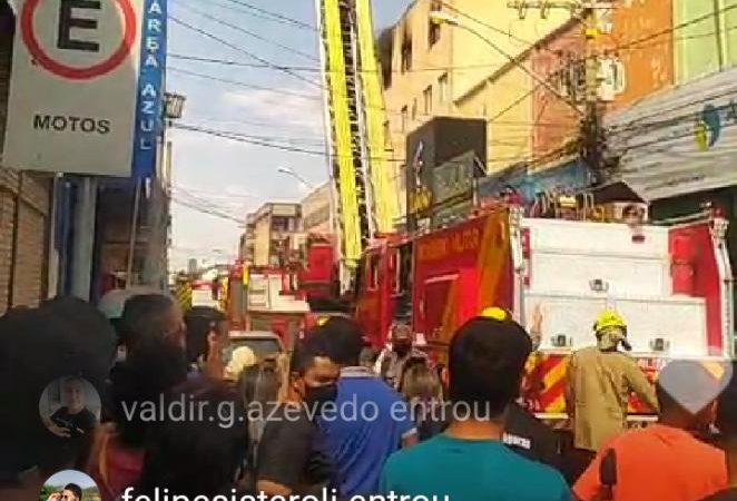 Homem fica ferido em incêndio de prédio em Campinas