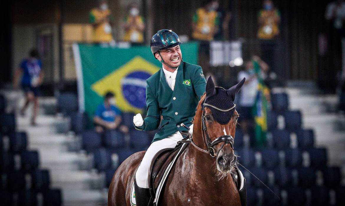 Rodolpho Riskalla é prata no hipismo adestramento na Paralimpíada