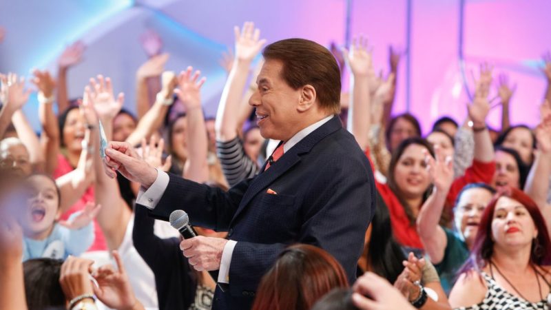 Silvio Santos deixa hospital após diagnóstico de covid-19