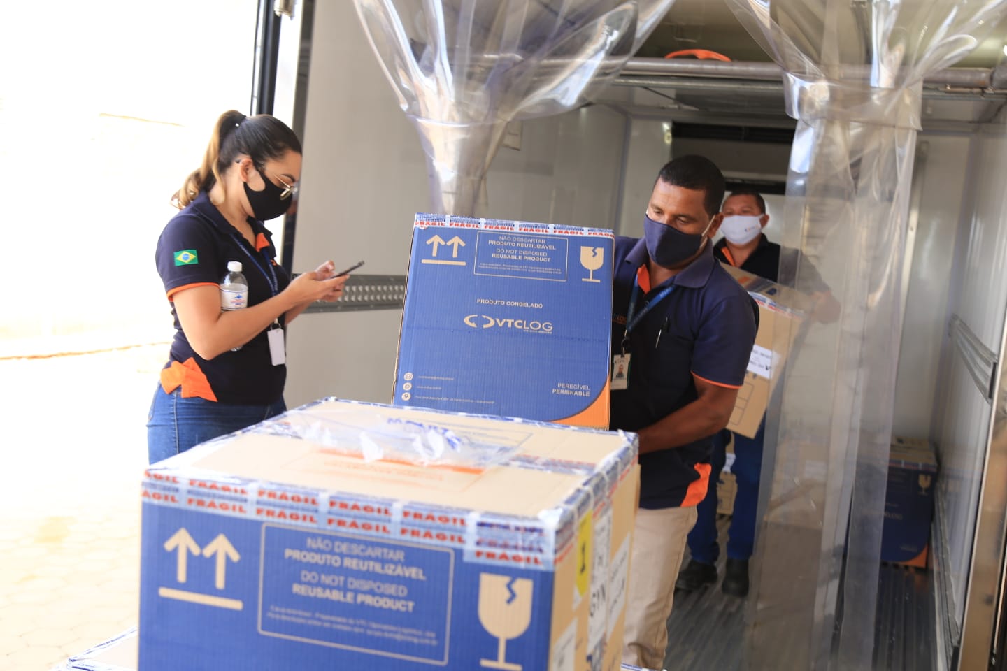 Manifestações em Brasília atrasam remessas de vacinas aos Estados