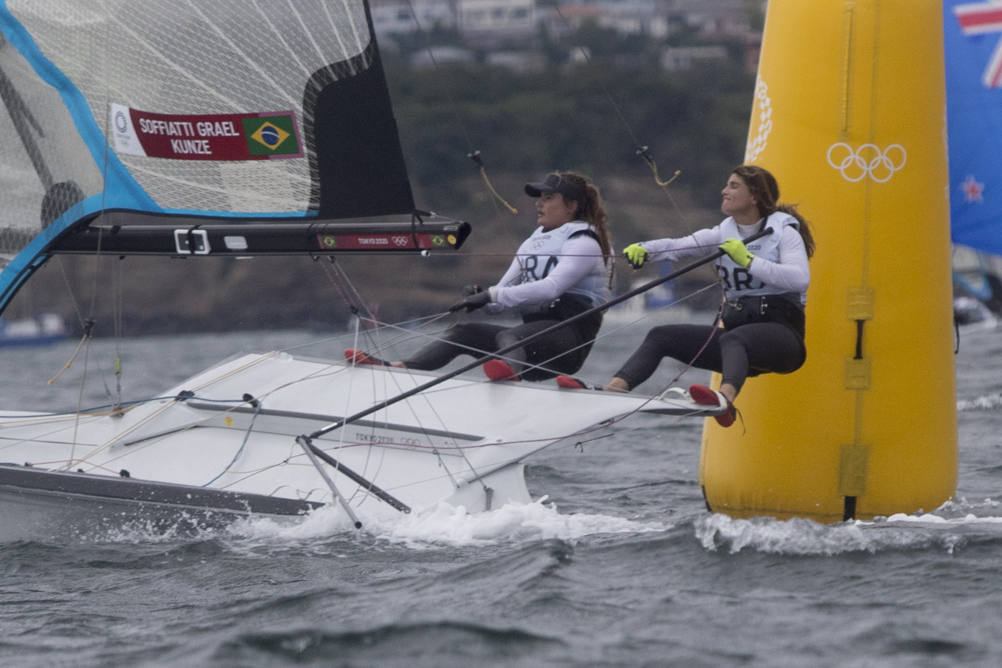 Brasileiras ganham ouro olímpico em regata na Marina de Enoshima