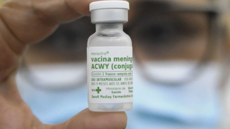 Vacinação contra meningite busca menores de 11 anos com dose em atraso