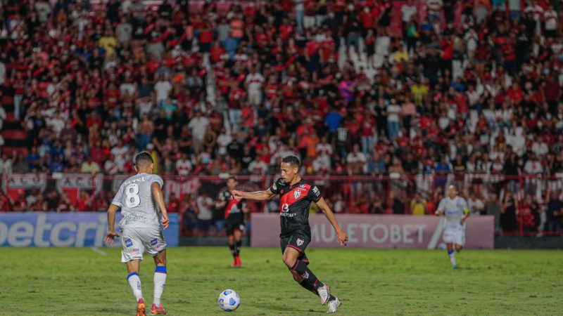 Atlético-GO derrota Bahia e se afasta do Z4 do Brasileiro