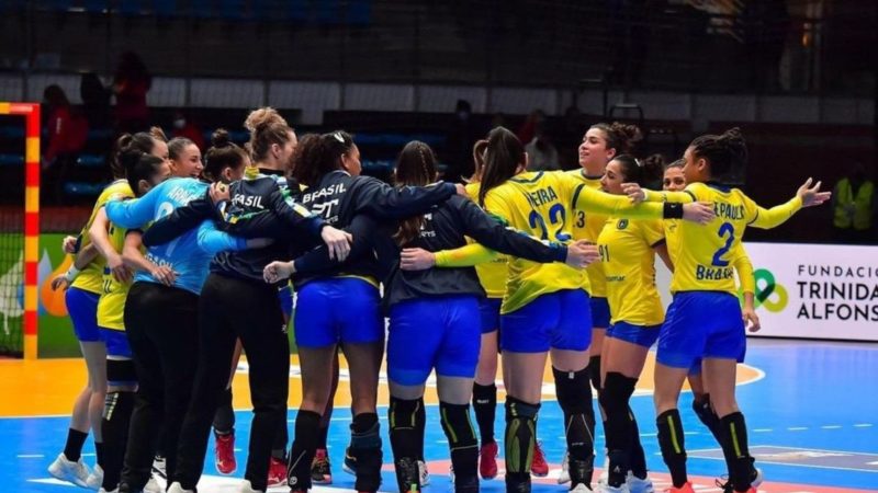 Brasil garante vaga nas quartas de final do Mundial feminino de Handebol