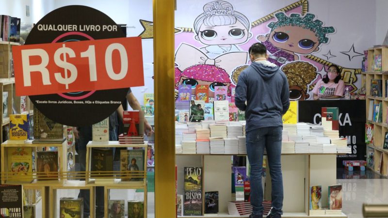 Pesquisa aponta redução de 404 mil trabalhadores no comércio em 2020