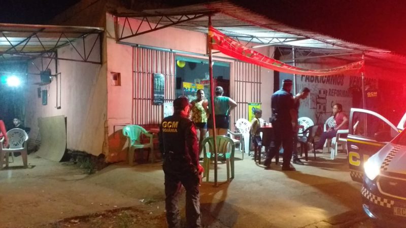 Fiscais encerram festa em bar no Setor Oeste