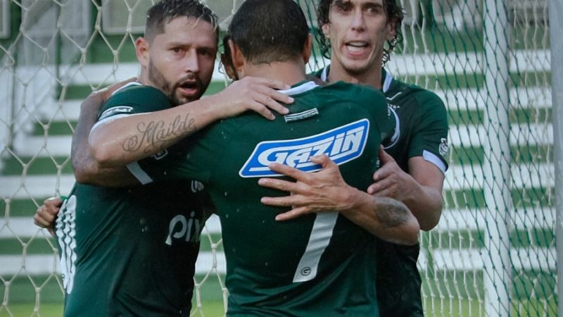 Com gols de Apodi e Vinícius o Goiás Esporte Clube venceu o Goianésia