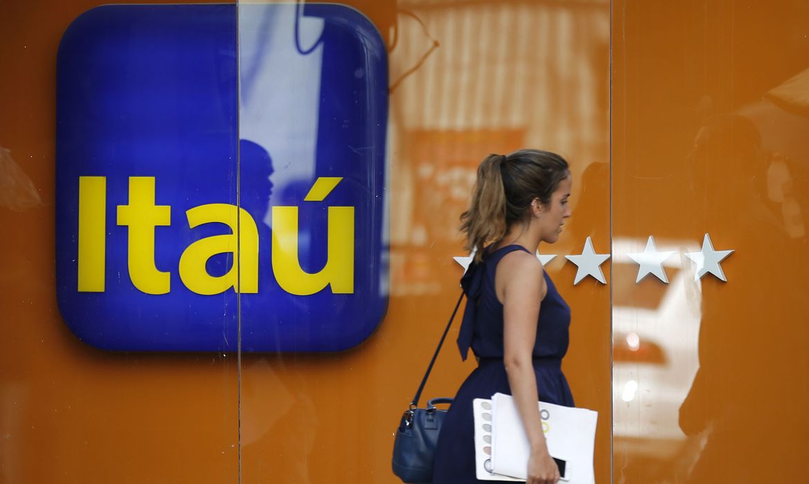 Aplicativo e site do banco Itaú voltam ao ar após erros em saldos