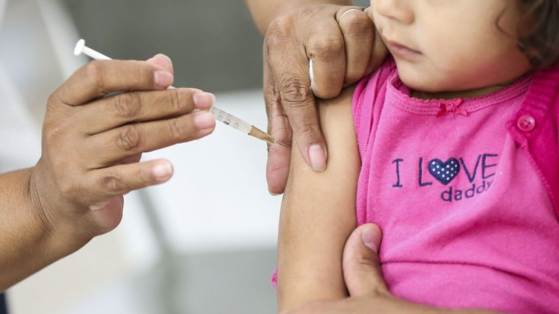 Vacinação de crianças contra sarampo e influenza começa em 4 de abril