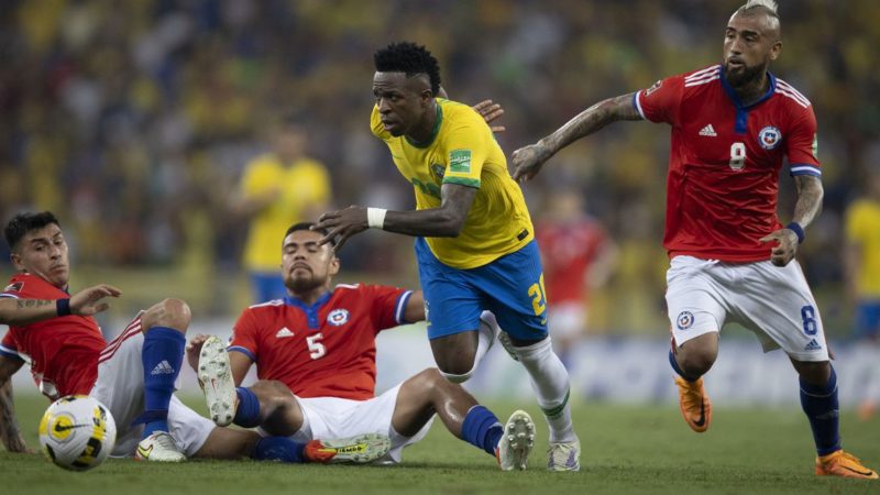 Seleção goleia Chile por 4 a 0 no último jogo no Brasil antes da Copa