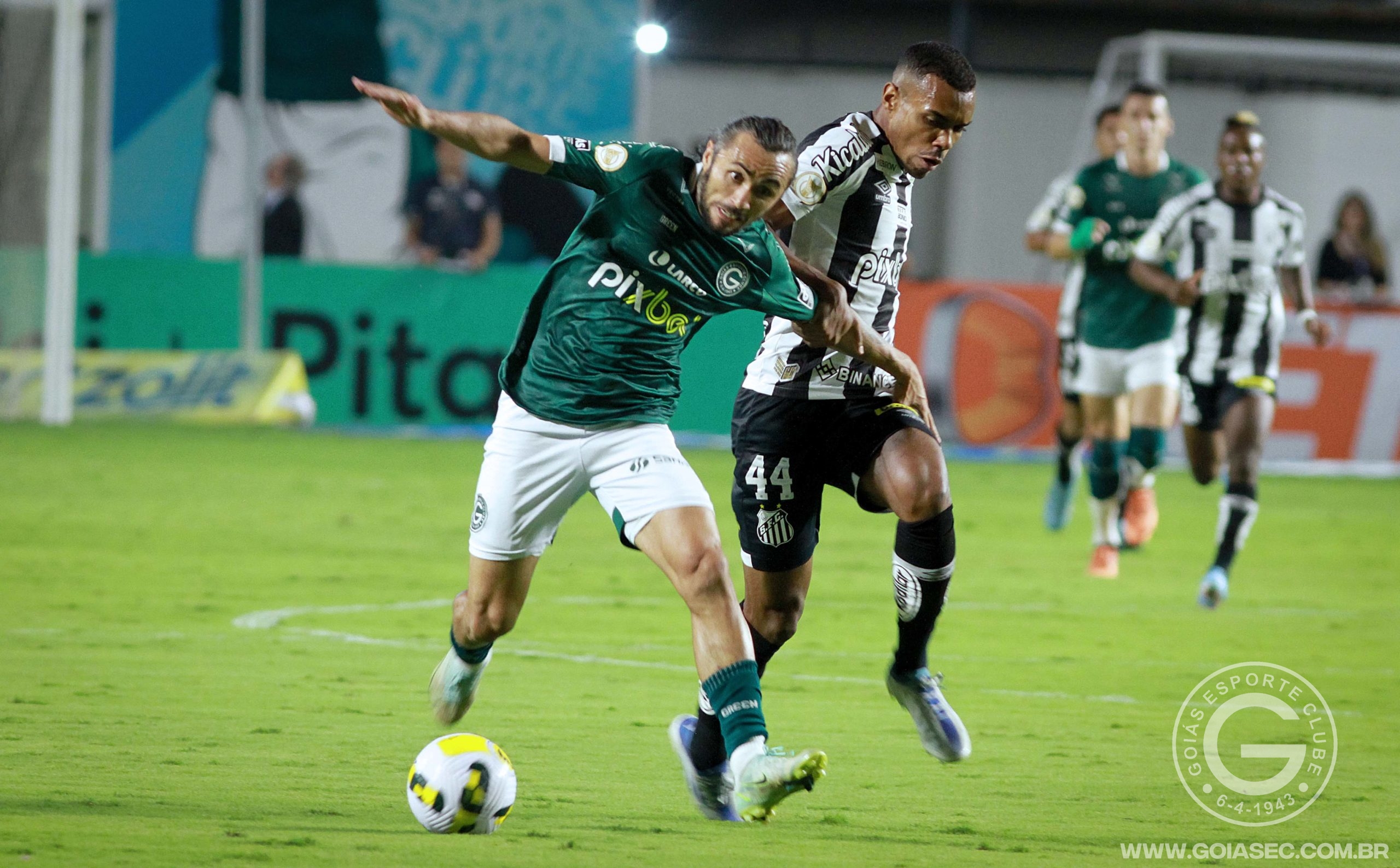 Goiás derrota Santos no encerramento da sexta rodada do Brasileirão