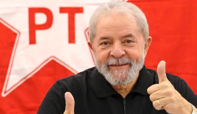 Lula diz que é preciso melhorar salários de professores