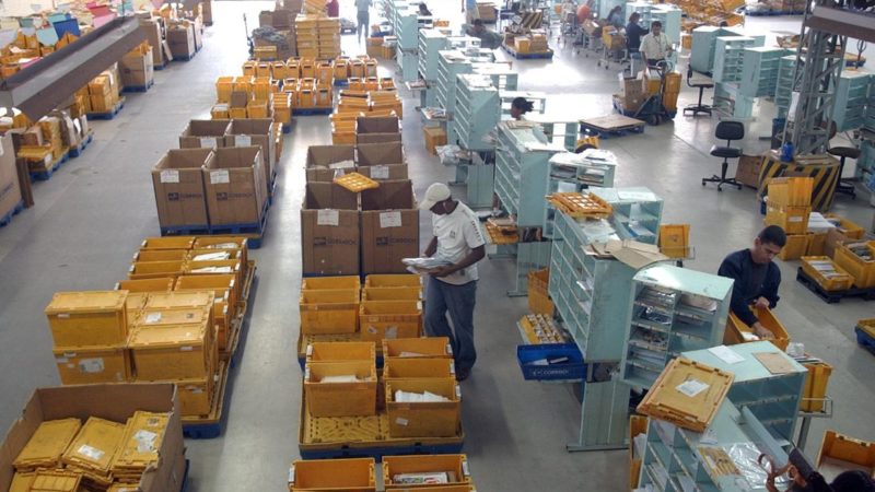 Presidente descarta taxar compra por meio de aplicativos estrangeiros