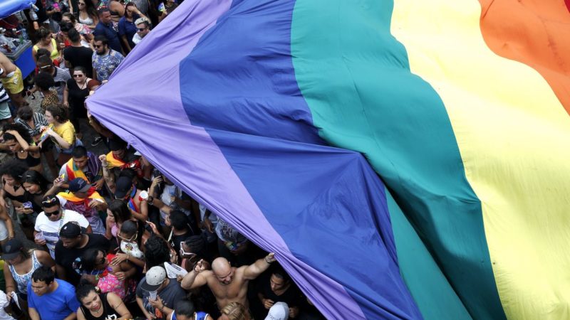 IBGE divulga 1º levantamento sobre homossexuais e bissexuais no Brasil