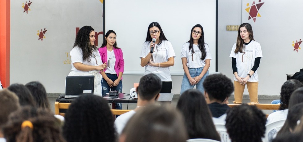 Compartilhando Direito promove ações em favor de mulheres e jovens em vulnerabilidade social