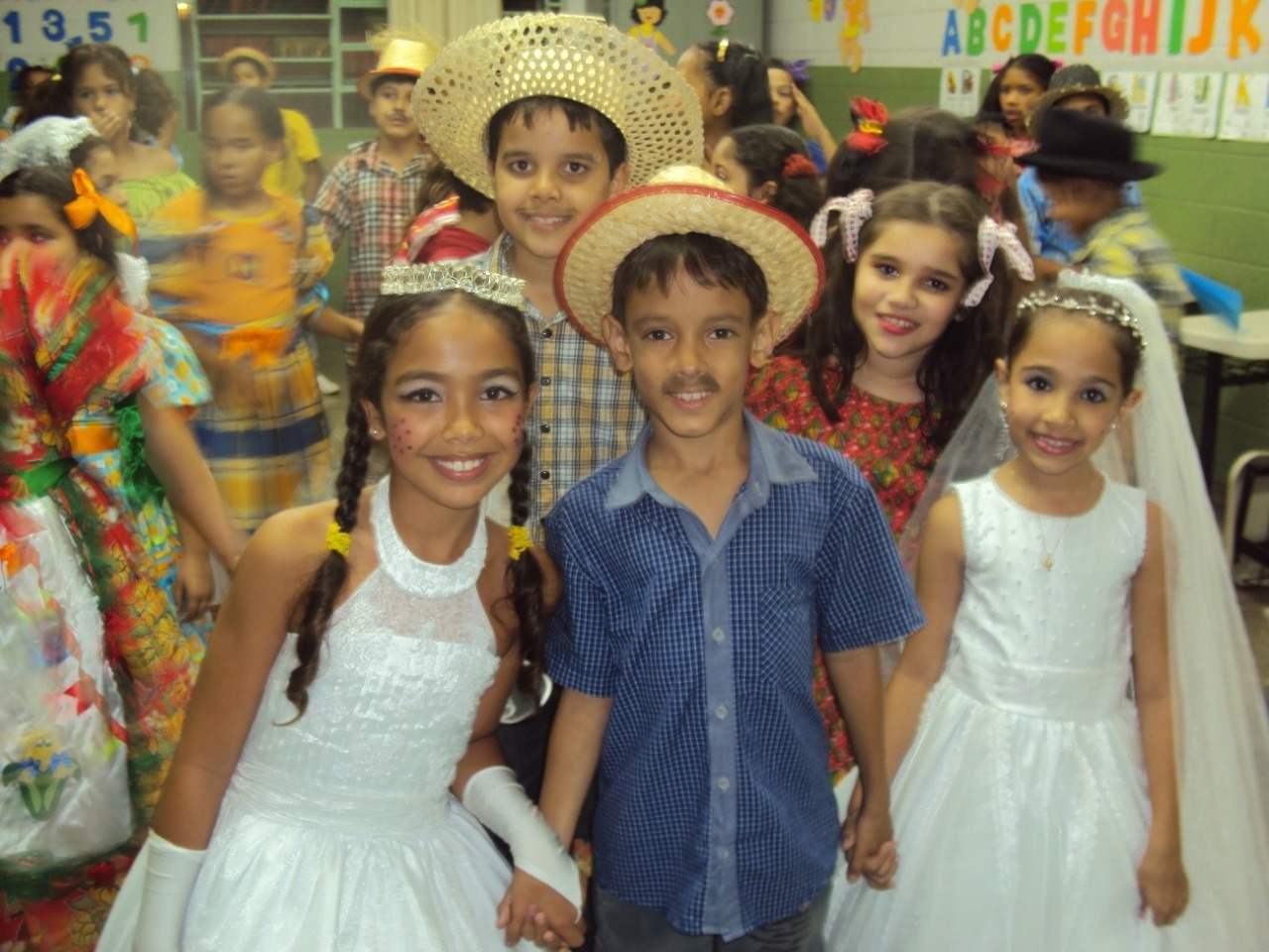 Escolas e Cmeis de Goiânia iniciam celebrações das festas juninas com apresentações culturais