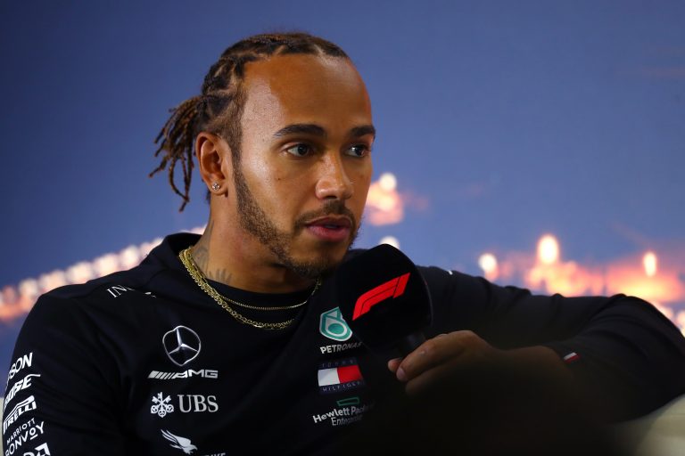 Câmara concede título de cidadão brasileiro ao piloto de Fórmula 1 Lewis Hamilton