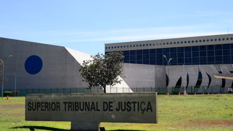 STJ: planos não são obrigados a cobrir condutas fora da lista da ANS