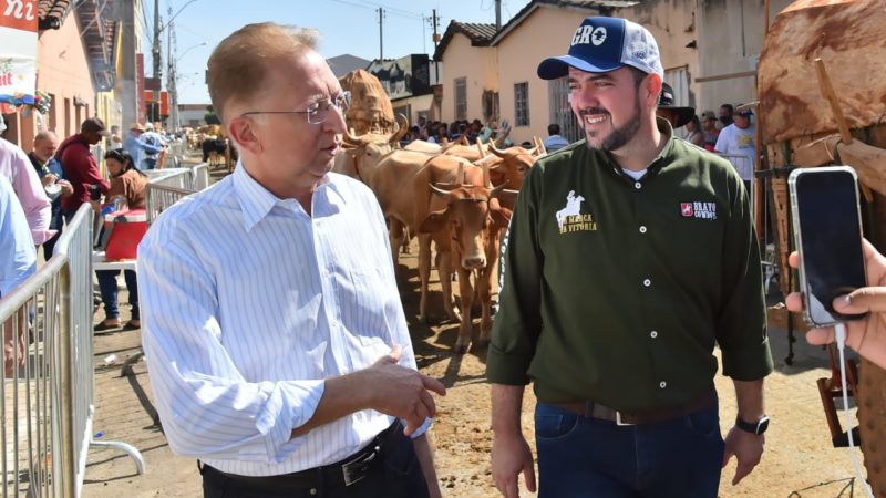 Mendanha prestigia carreiros em Festa do Divino Pai Eterno