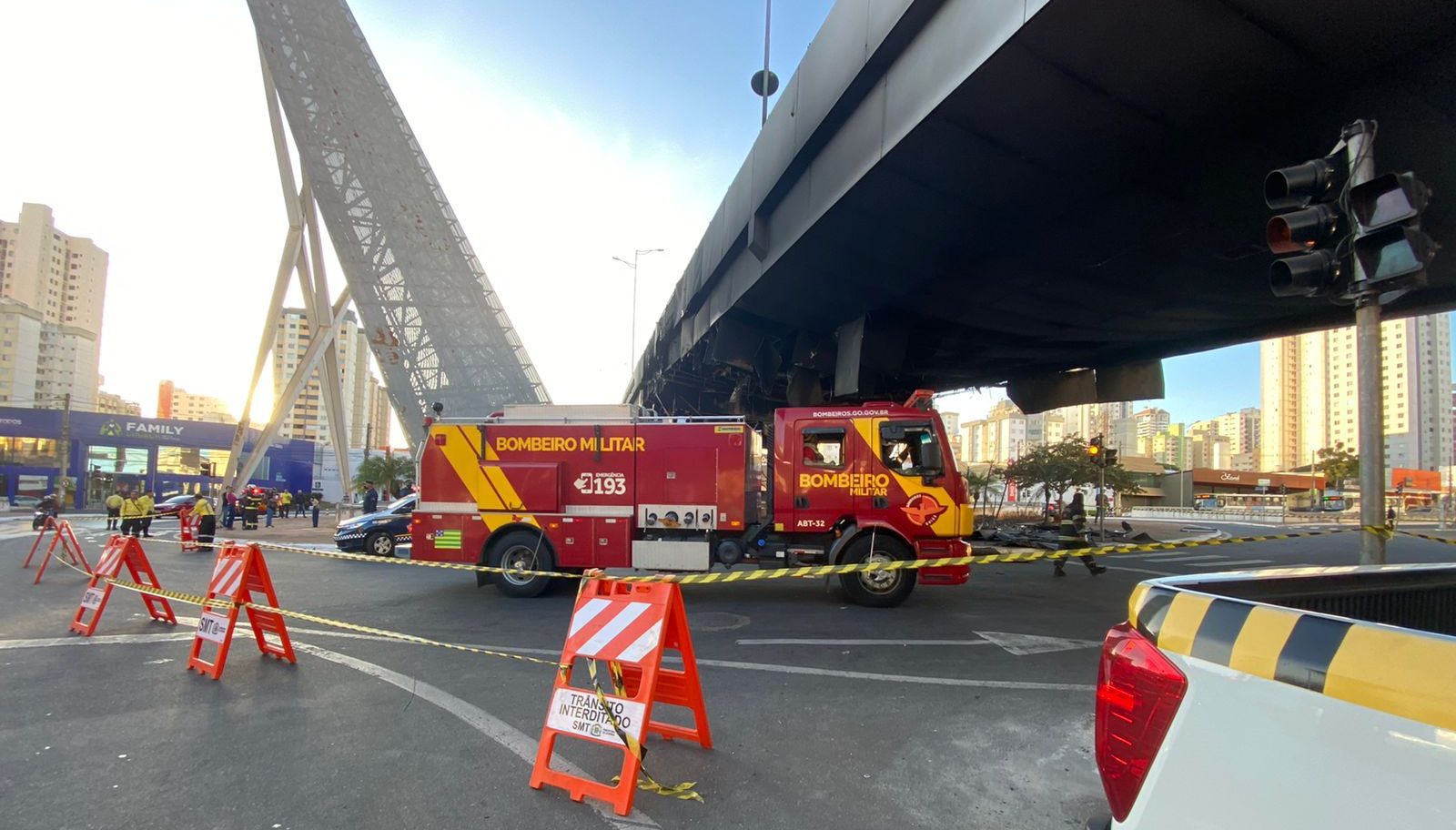 Perícia vai identificar causa do incêndio no Viaduto João Alves de Queiroz