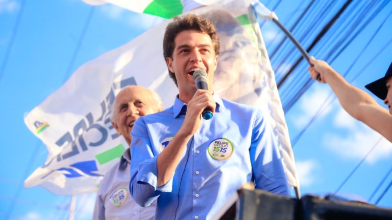 Felipe Cecílio mobiliza apoiadores em Anápolis, cidade em que o avô, Jamel Cecílio, foi prefeito