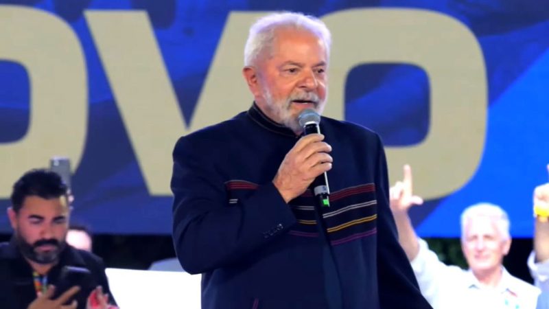 Lula promete criação de ministérios para indígenas e pequenas empresas