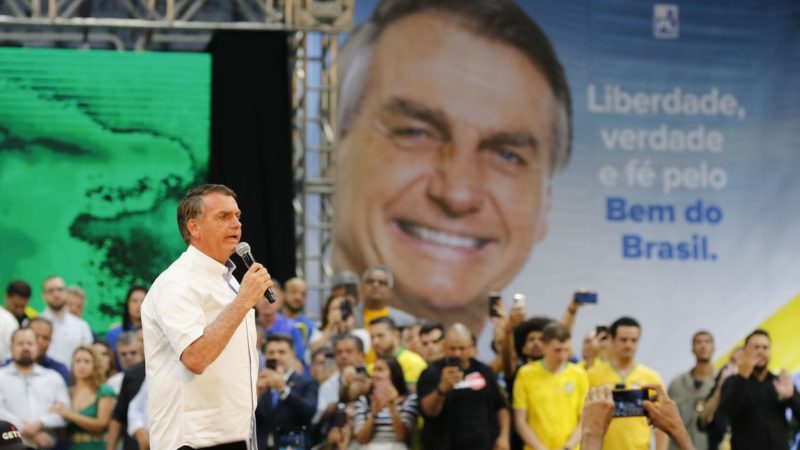 Jair Bolsonaro registra candidatura à reeleição no TSE