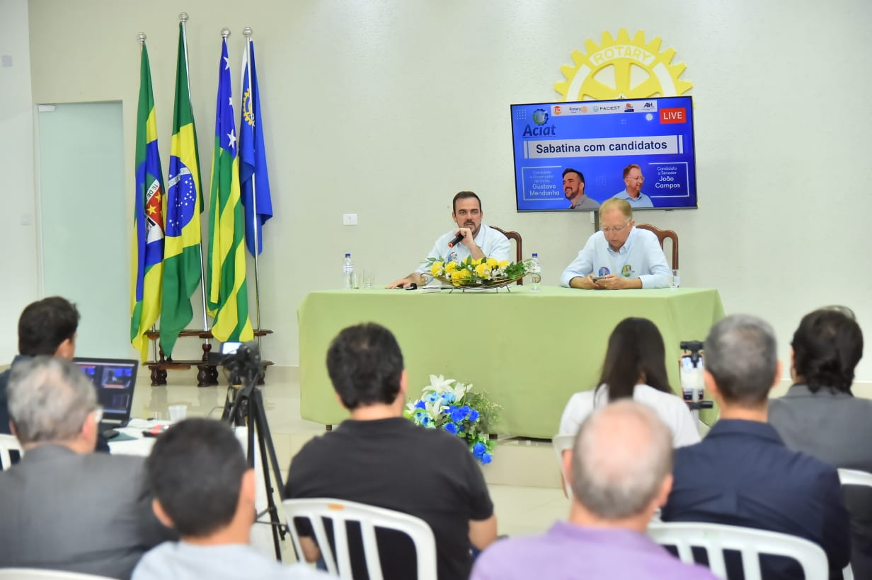 Mendanha defende investimentos em turismo religioso em Trindade