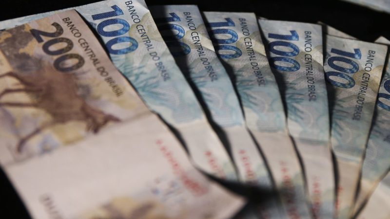 Salário mínimo sobe para R$ 1.302 em 1º de janeiro