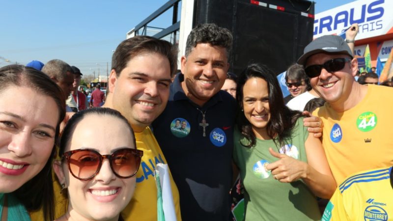 Filha de Caiado comanda carreata na região Noroeste de Goiânia