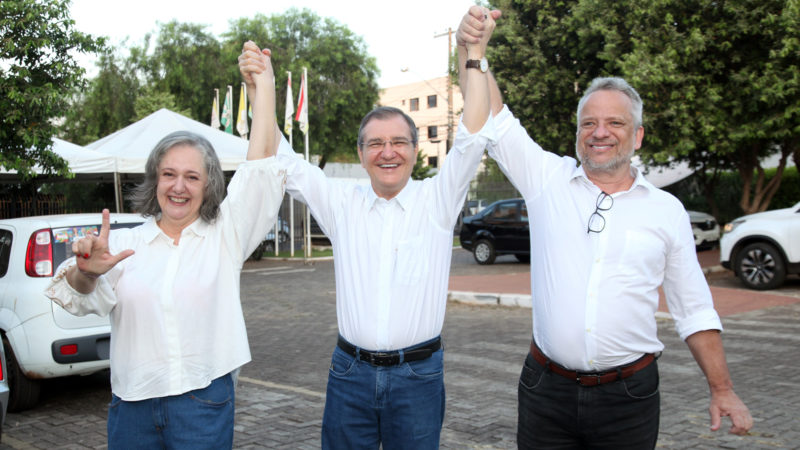 Wolmir Amado divulga agenda do dia da eleição