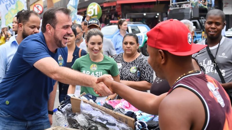 Mendanha tem diálogo com associações de policiais e bombeiros