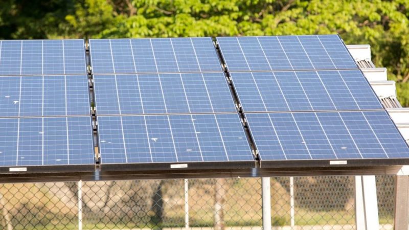 Aumento do consumo de energia solar traz projeções otimistas ao setor