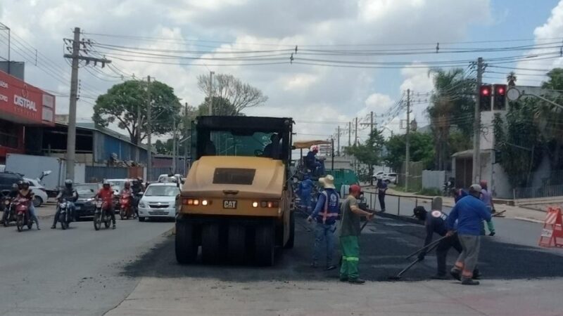 Prefeitura de Goiânia vistoria obra de recapeamento do Eixo Anhanguera, e projeta para dezembro conclusão do 1º trecho