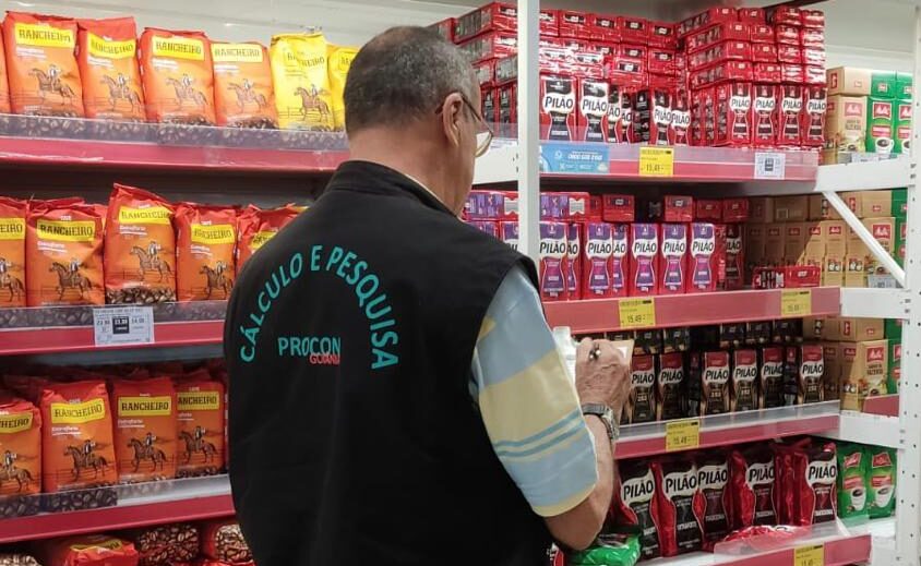 Procon Goiânia realiza pesquisa de preços com itens da cesta básica e registra variação de até 376,88 % no preço do tomate