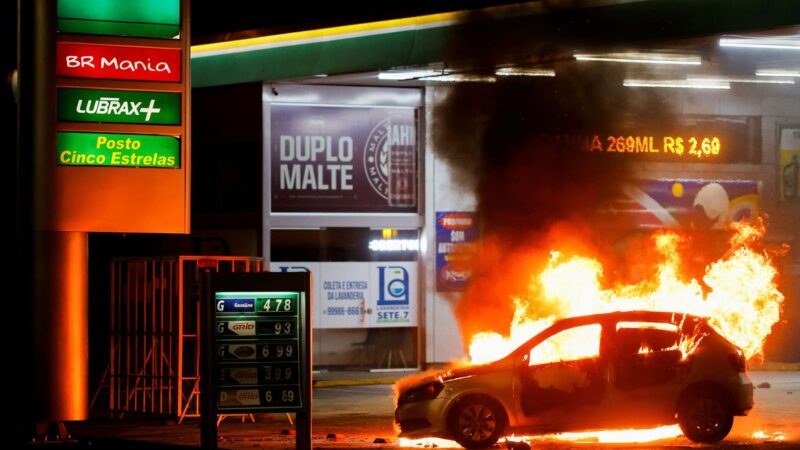 Polícia prende três suspeitos de ato de vandalismo em Brasília