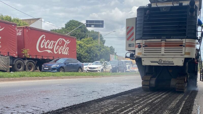 Prefeitura de Goiânia faz operação para melhorar a qualidade do asfalto da Avenida Perimetral Norte