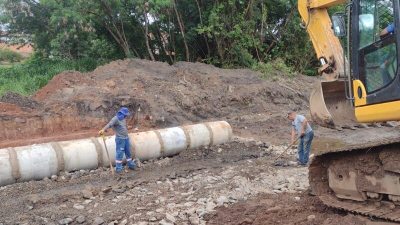 Prefeitura de Goiânia constrói bueiro triplo no Setor Amim Camargo