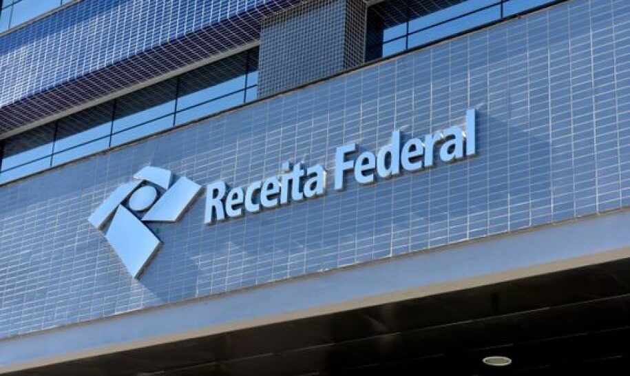 Receita Federal publica edital de concurso com 699 vagas com salários que chegam a R$ 21 mil