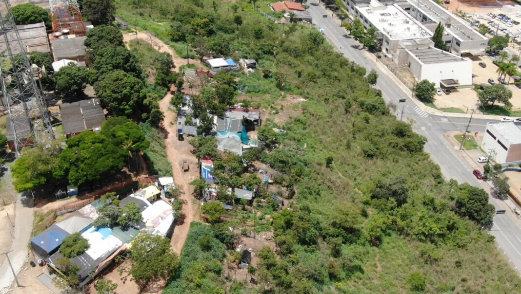 Polícia autua três pessoas por invasão no Morro da Serrinha