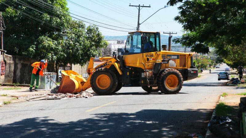 Prefeitura remove 1,7 tonelada de entulhos em 50 bairros de Goiânia, nesta terça-feira (07/02)