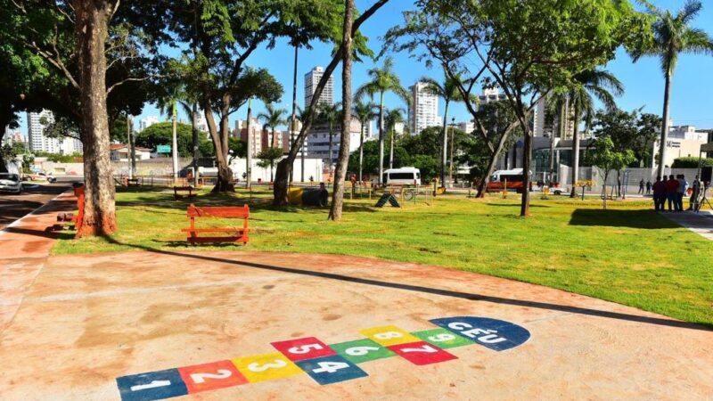 Rogério Cruz entrega requalificação da Praça Ítalo Peixoto, no Setor Sul