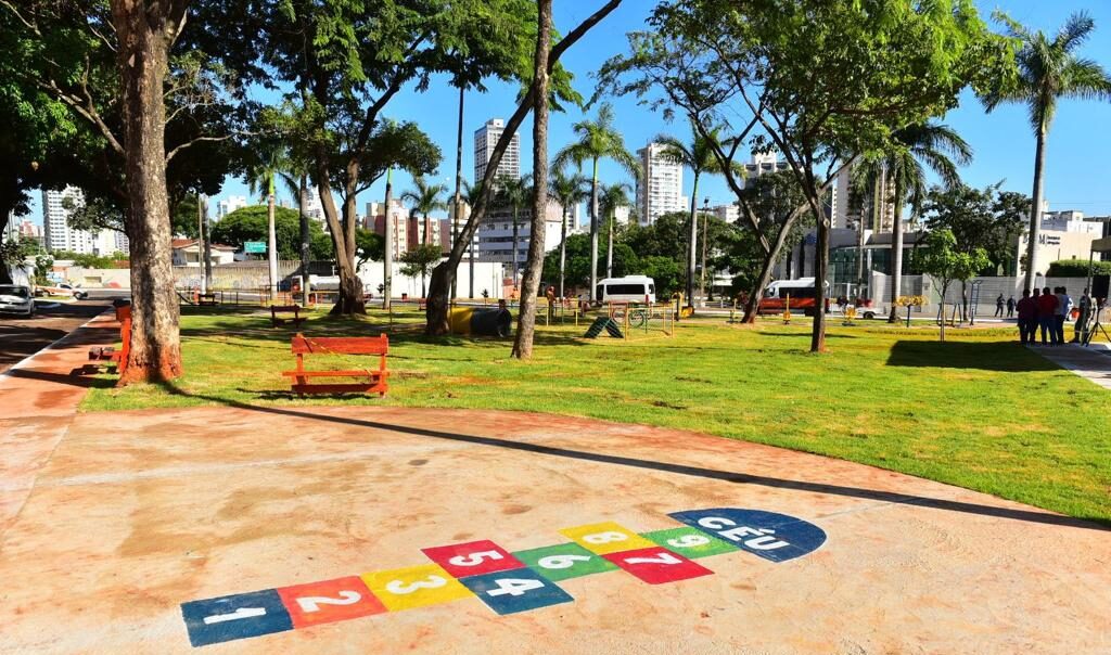 Rogério Cruz entrega requalificação da Praça Ítalo Peixoto, no Setor Sul