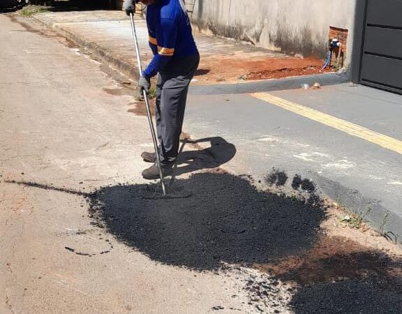 Prefeitura de Goiânia realiza operação tapa-buracos em 14 bairros, no feriado de Corpus Christi