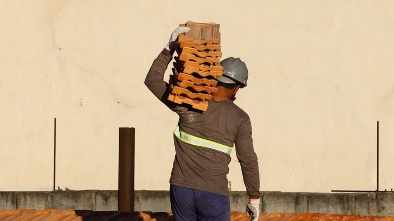 CNI: indústria da construção está empregando mais no país