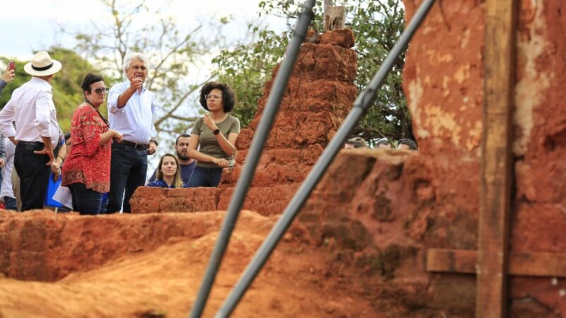 Caiado vistoria musealização das ruínas de Ouro Fino