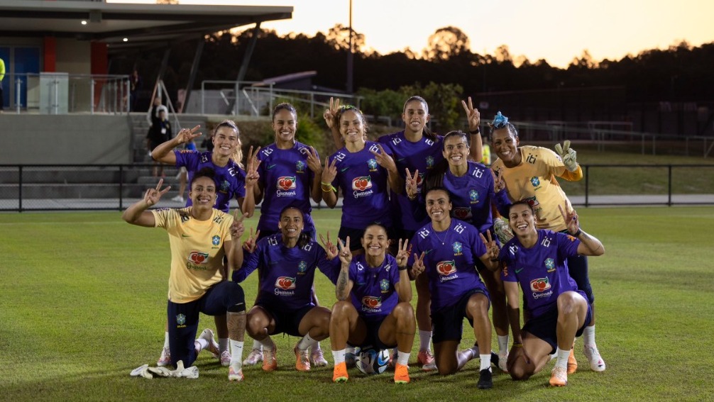 Brasil faz último treino em Brisbane antes de embarque para Adelaide