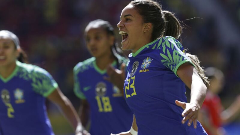 Seleção feminina goleia Chile em último jogo antes da Copa do Mundo